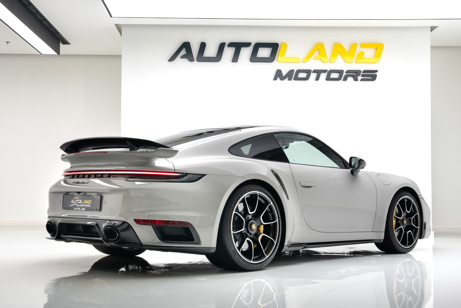 2024 PORSCHE 911 TURBO S. AEREOKIT. BURMESTER. SUNROOF. SPORT EXHAUST